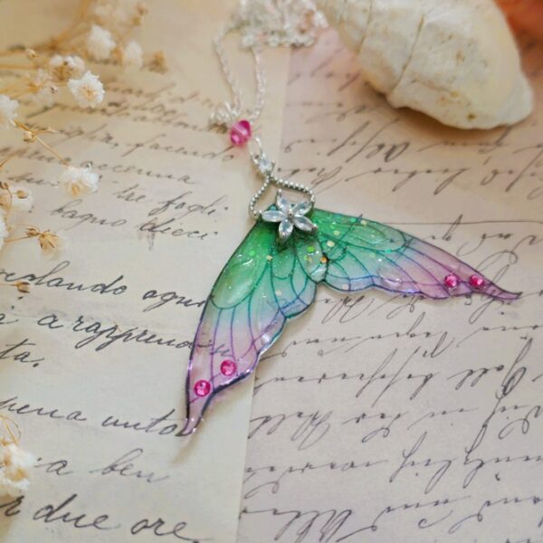 collier argent 925 ailes de fée sirène dégradé de rose bleu, vert rose, paillettes enchantées, avec des cristaux, en résine transparente et flexible