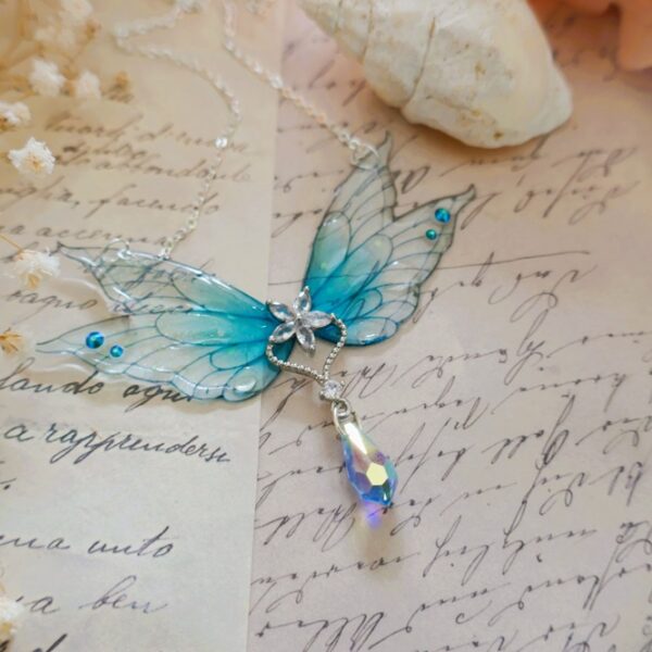 collier ailes de fée sirène en argent 925 rhodié cristaux de swarovski bleu azur paillettes ensorcelées en résine transparente non toxique et flexible
