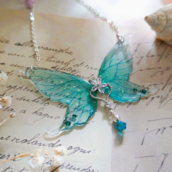 Collier argent sirène bleu océan de paillettes enchantées en résine transparente et flexible